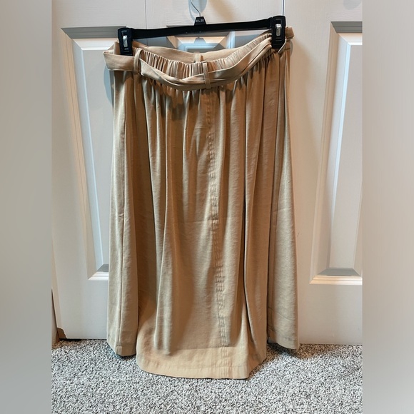 Old Navy skirt - Picture 2 of 3